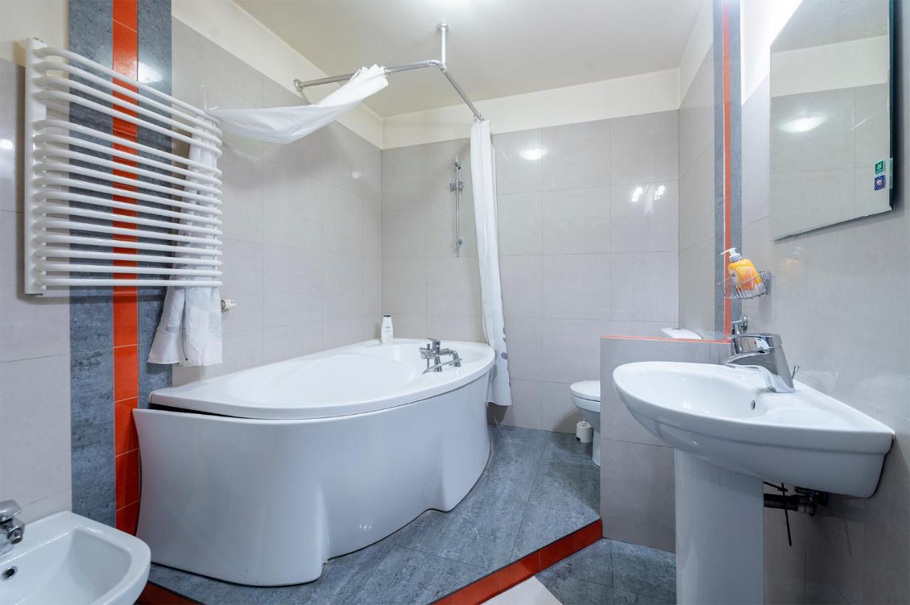 Essence Of Lodz-145M!Central-Secured-Comfy18Ppl!&Freeparking Ngoại thất bức ảnh