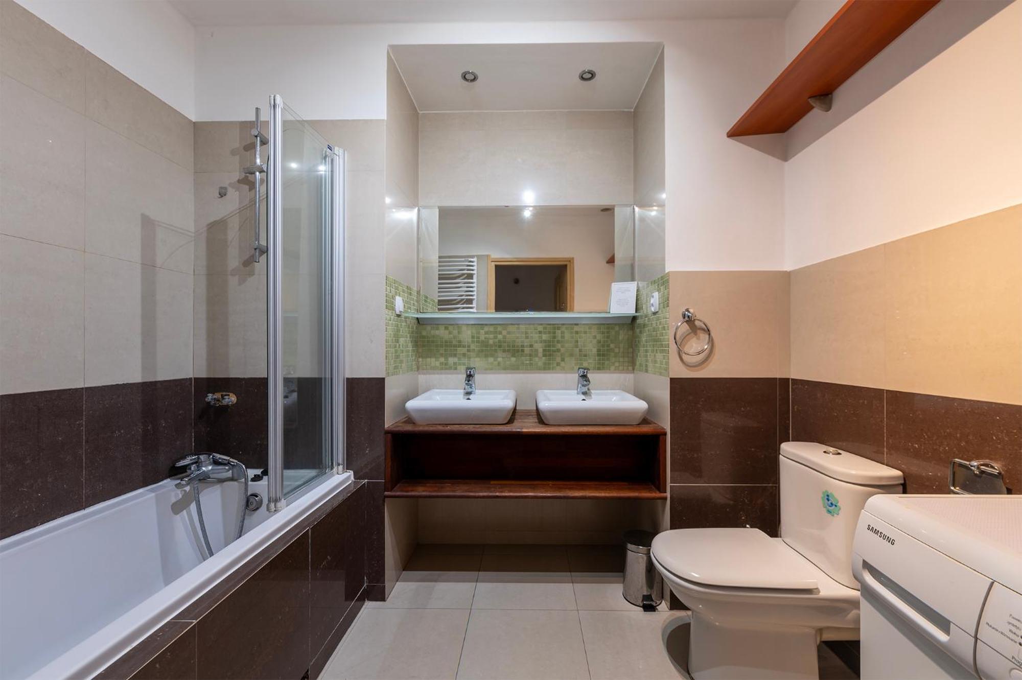 Essence Of Lodz-145M!Central-Secured-Comfy18Ppl!&Freeparking Ngoại thất bức ảnh