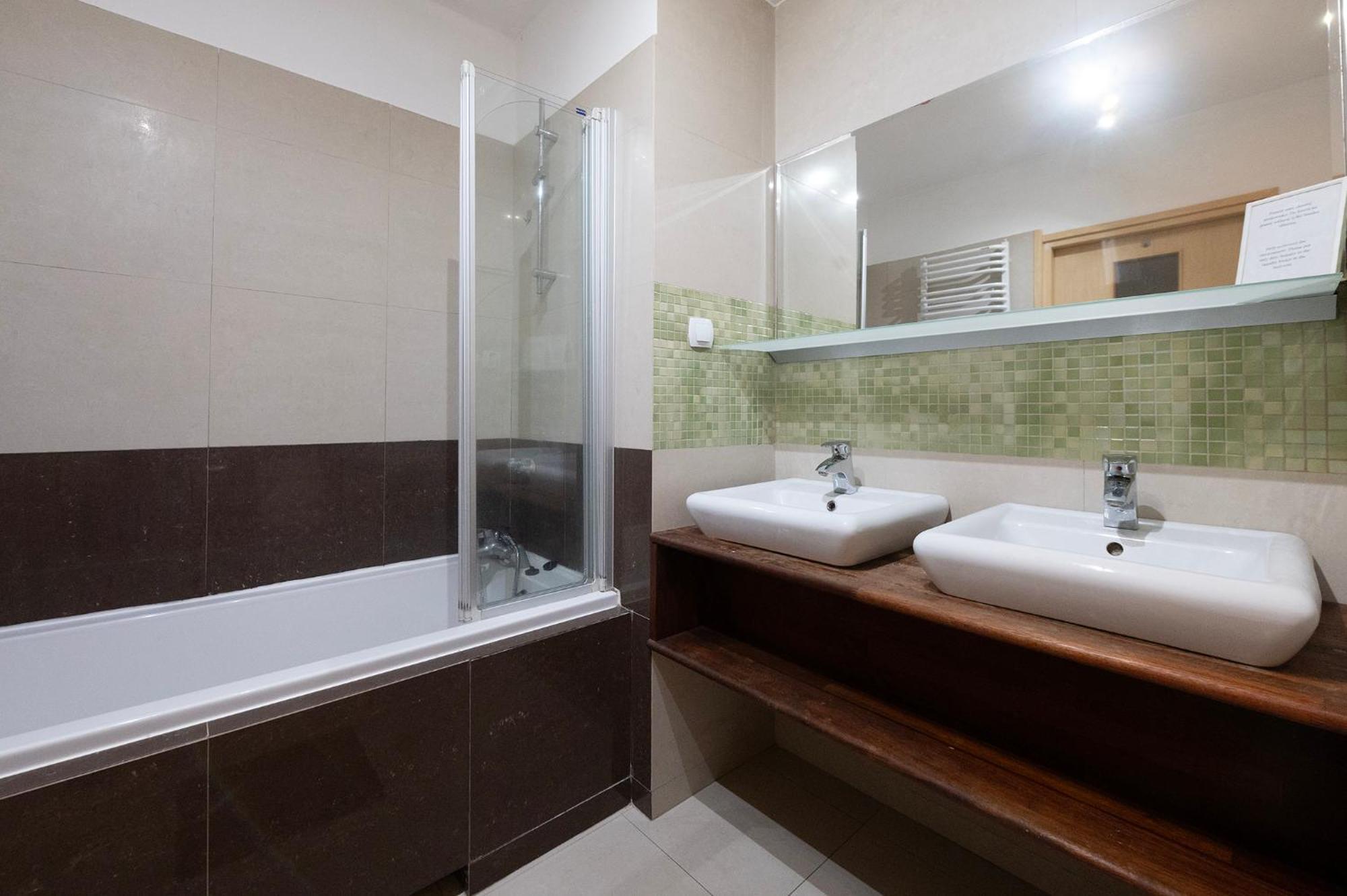 Essence Of Lodz-145M!Central-Secured-Comfy18Ppl!&Freeparking Ngoại thất bức ảnh
